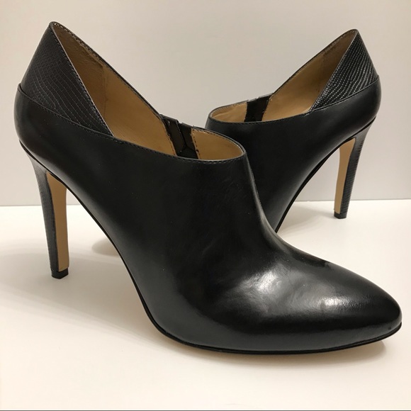 ANN TAYLOR || Laina Pointy Shootie - Picture 1 of 10